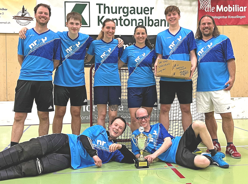 Gewinner des Unihockey Plausch Dorfcups Tägerwilen 2025 Teamfoto der Gewinner des Unihockey Plausch Dorfcups Tägerwilen 2025